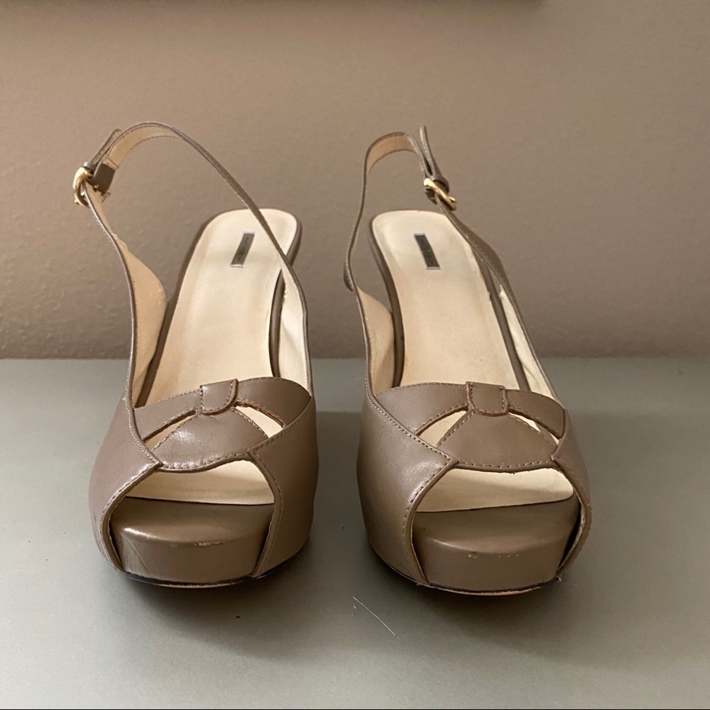 Max Studio Taupe Wedge Size 9m